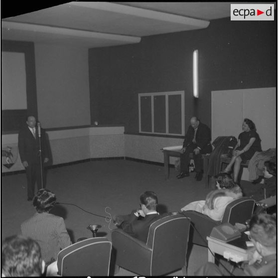 Tour de chant à l’occasion de Camerone. [Description en cours]