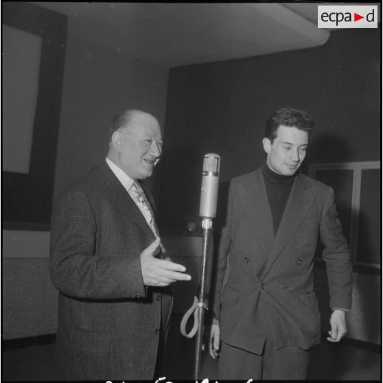 Tour de chant à l’occasion de Camerone. [Description en cours]