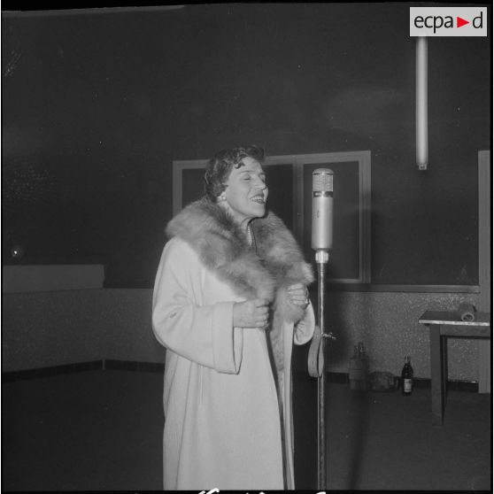 Tour de chant à l’occasion de Camerone. [Description en cours]