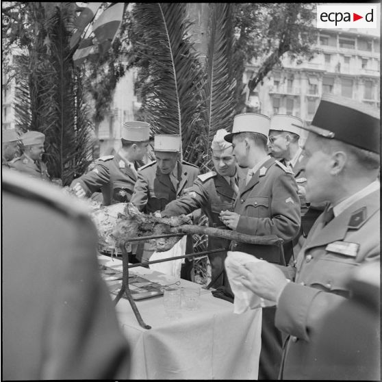 Fêtes de l'Aïd El-Seghir à la base de transit militaire d’Alger. [Description en cours]