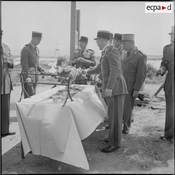 Fêtes de l'Aïd El-Seghir à la base de transit militaire d’Alger. [Description en cours]