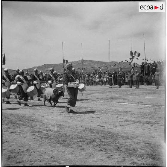 Fête du 1er régiment de tirailleurs algériens (RTA) à Boghari. [Description en cours]