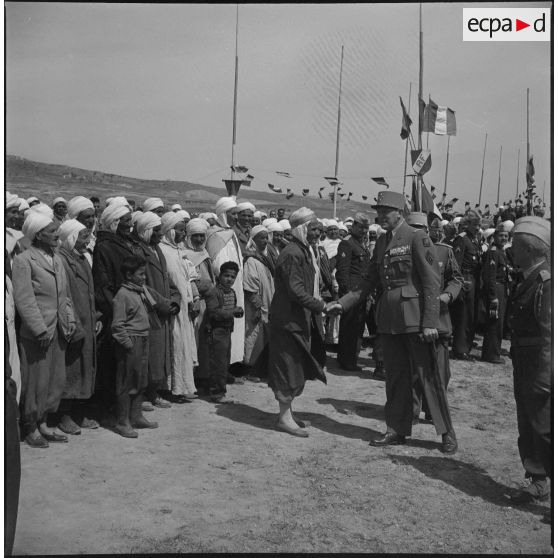 Fête du 1er régiment de tirailleurs algériens (RTA) à Boghari. [Description en cours]
