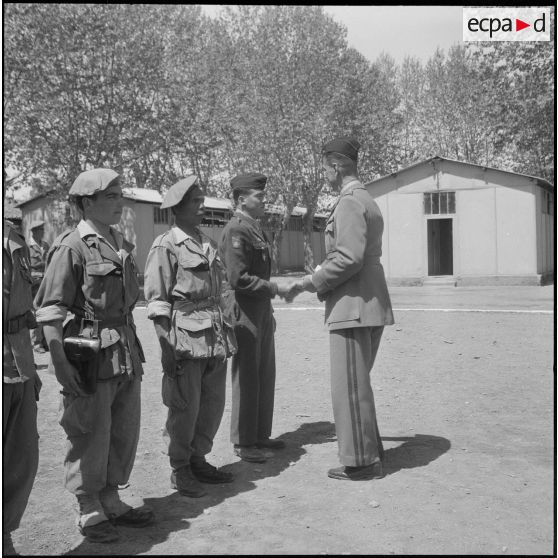 Vie quotidienne militaire. [Description en cours]
