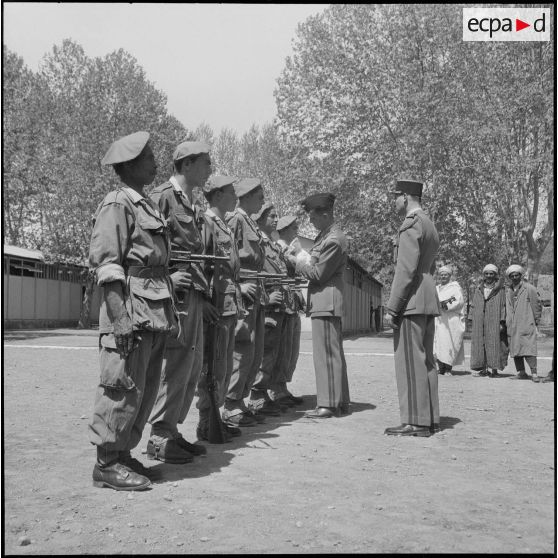 Vie quotidienne militaire. [Description en cours]