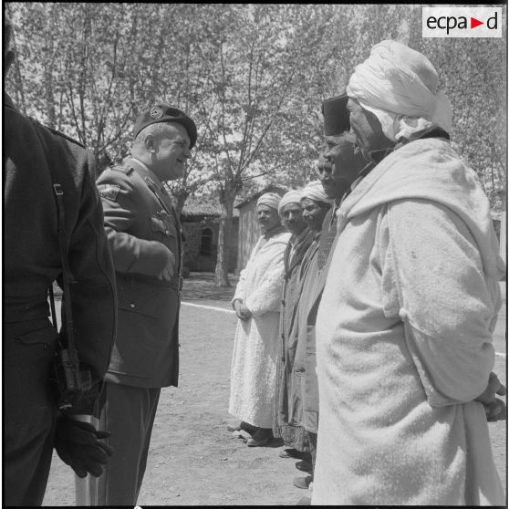 Vie quotidienne militaire. [Description en cours]