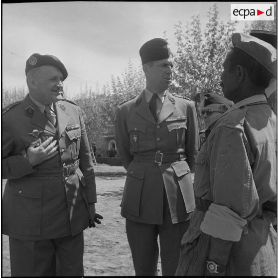 Vie quotidienne militaire. [Description en cours]