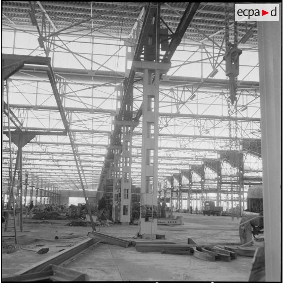 Visite du chantier d’une usine Berliet. [Description en cours]