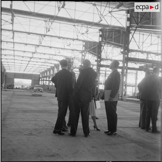 Visite du chantier d’une usine Berliet. [Description en cours]