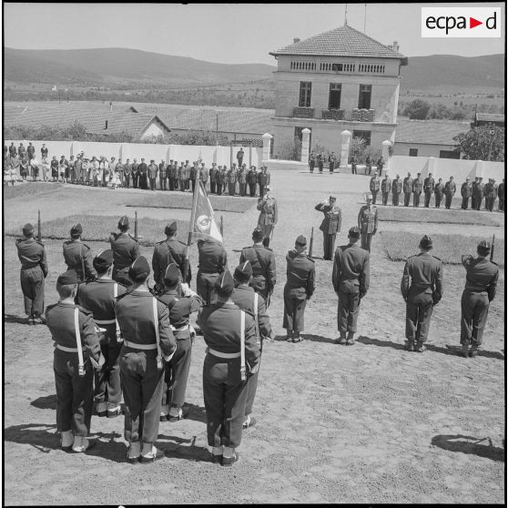 Visite du colonel Giraud au 4e RH (4e régiment de hussards. [Description en cours]