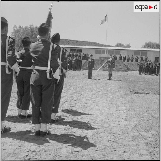 Visite du colonel Giraud au 4e RH (4e régiment de hussards. [Description en cours]