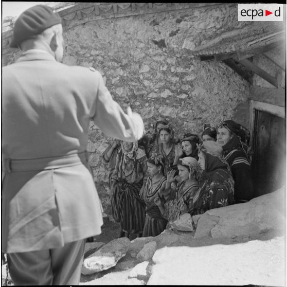 Fête de l'Aïd El-Seghir dans le village de Zaknoun. [Description en cours]