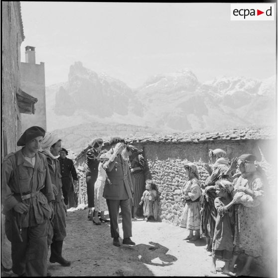 Fête de l'Aïd El-Seghir dans le village de Zaknoun. [Description en cours]