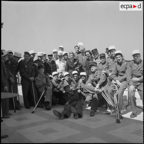 Cérémonie au centre de détente interarmées en présence du prince et de la princesse Napoléon. [Description en cours]