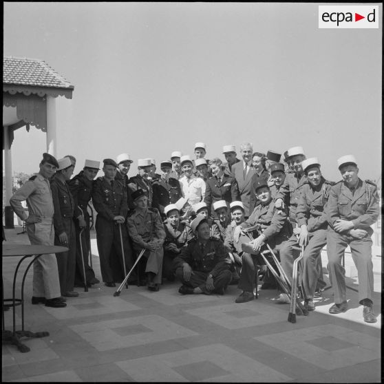 Cérémonie au centre de détente interarmées en présence du prince et de la princesse Napoléon. [Description en cours]