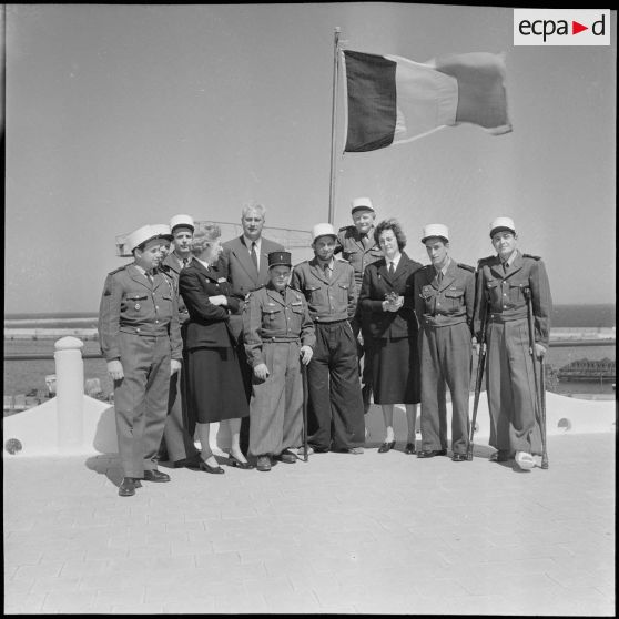 Cérémonie au centre de détente interarmées en présence du prince et de la princesse Napoléon. [Description en cours]