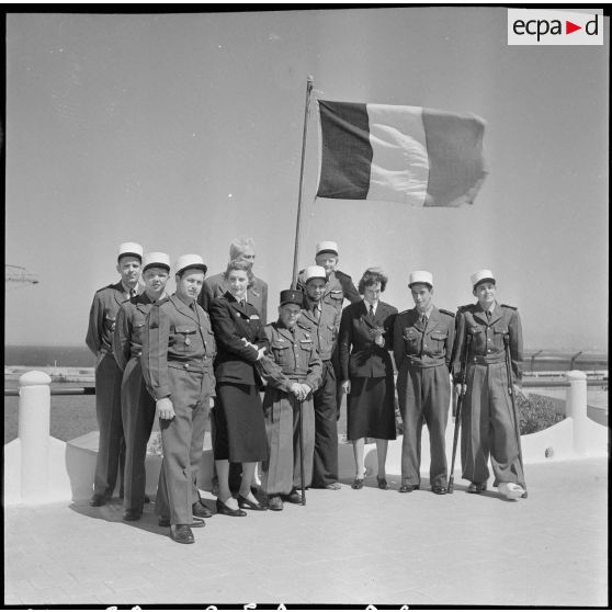 Cérémonie au centre de détente interarmées en présence du prince et de la princesse Napoléon. [Description en cours]