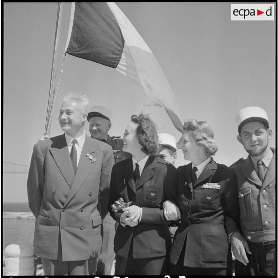 Cérémonie au centre de détente interarmées en présence du prince et de la princesse Napoléon. [Description en cours]