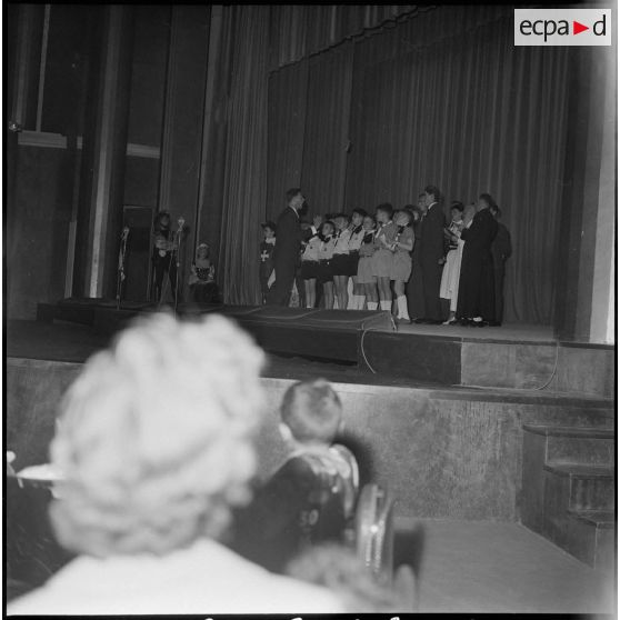 Spectacle des scouts d'Alger. [Description en cours]