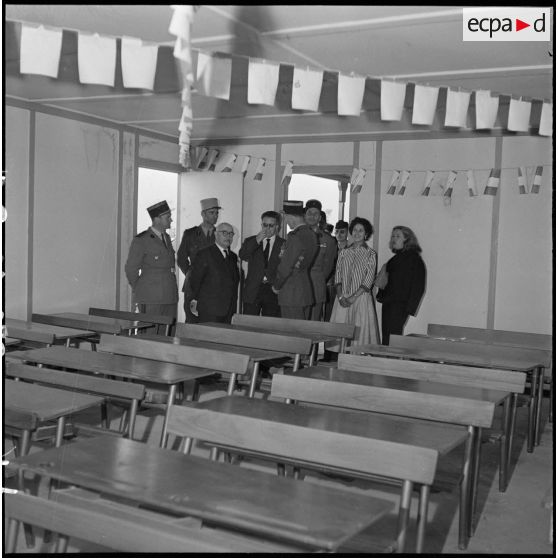 Inauguration d’une école dans le sahel algérois. [Description en cours]