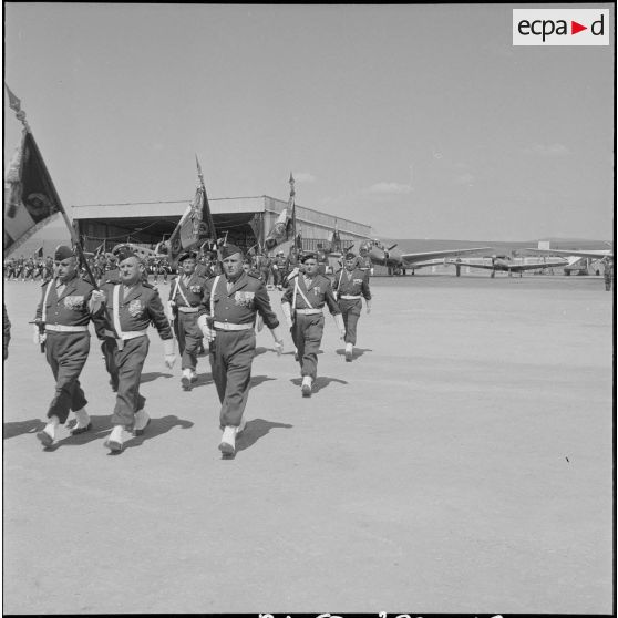 Départ du général Robert Loth du Constantinois. [Description en cours]