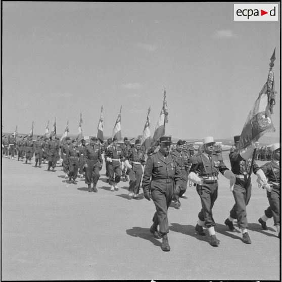 Départ du général Robert Loth du Constantinois. [Description en cours]