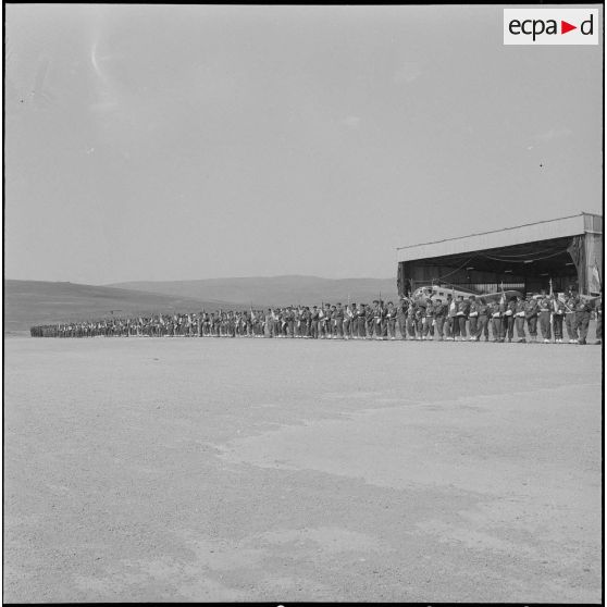 Départ du général Robert Loth du Constantinois. [Description en cours]