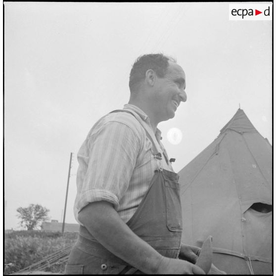 [La demi-brigade de fusiliers marins (DBFM) à Nemours]. [Description en cours]