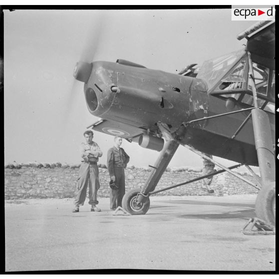 [La demi-brigade de fusiliers marins (DBFM) à Nemours]. [Description en cours]