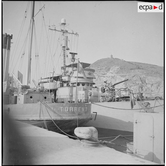 [La demi-brigade de fusiliers marins (DBFM) à Nemours]. [Description en cours]