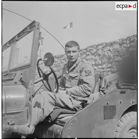 [La demi-brigade de fusiliers marins (DBFM) à Nemours]. [Description en cours]