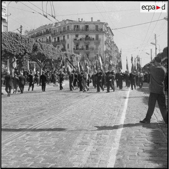 Commémoration du 8 mai 1945 à Alger. [Description en cours]