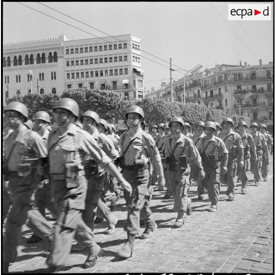 Commémoration du 8 mai 1945 à Alger. [Description en cours]