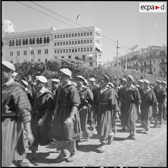Commémoration du 8 mai 1945 à Alger. [Description en cours]