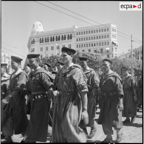 Commémoration du 8 mai 1945 à Alger. [Description en cours]