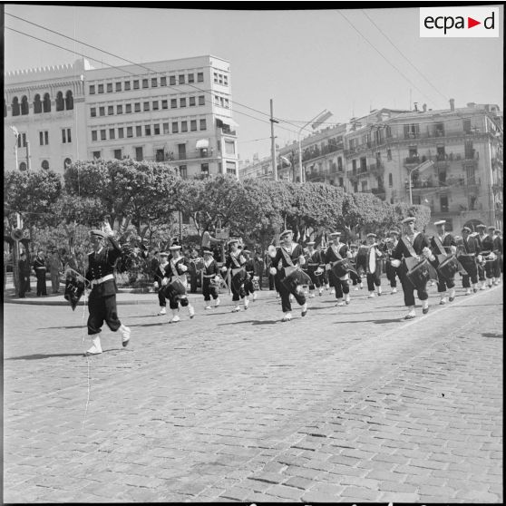 Commémoration du 8 mai 1945 à Alger. [Description en cours]