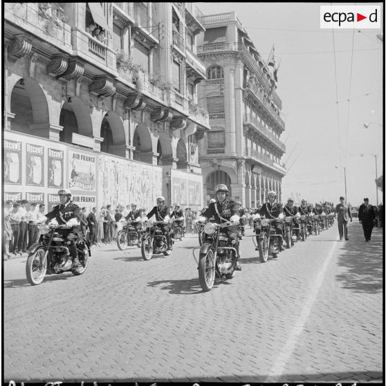 Commémoration du 8 mai 1945 à Alger. [Description en cours]
