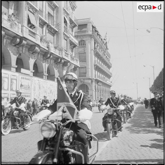 Commémoration du 8 mai 1945 à Alger. [Description en cours]