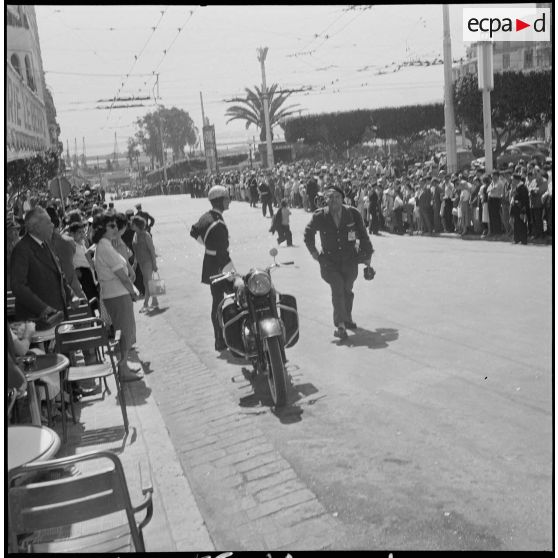 Commémoration du 8 mai 1945 à Alger. [Description en cours]