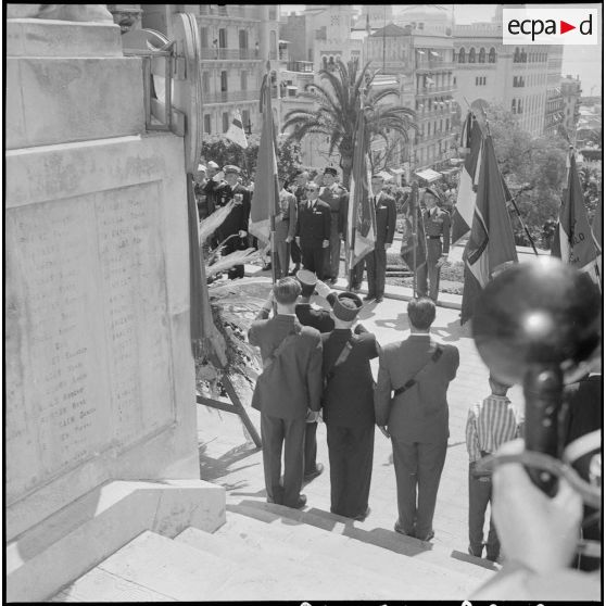 Commémoration du 8 mai 1945 à Alger. [Description en cours]