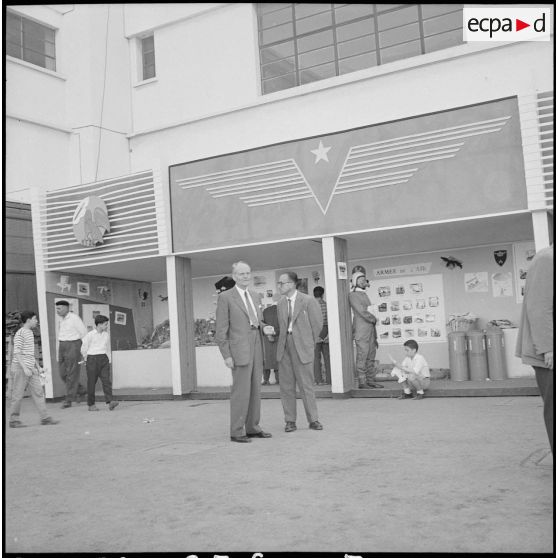 La dix-septième foire d'Alger. [Description en cours]