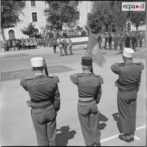 Prise d'armes au Quartier Viénot à Sidi Bel Abbès. [Description en cours]