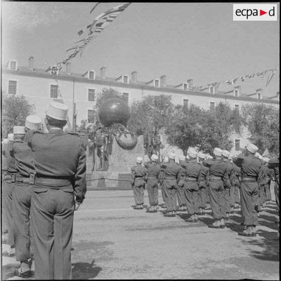 Prise d'armes au Quartier Viénot à Sidi Bel Abbès. [Description en cours]