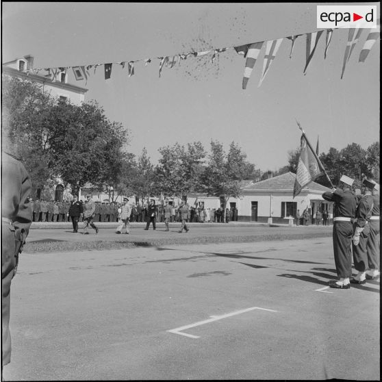 Prise d'armes au Quartier Viénot à Sidi Bel Abbès. [Description en cours]