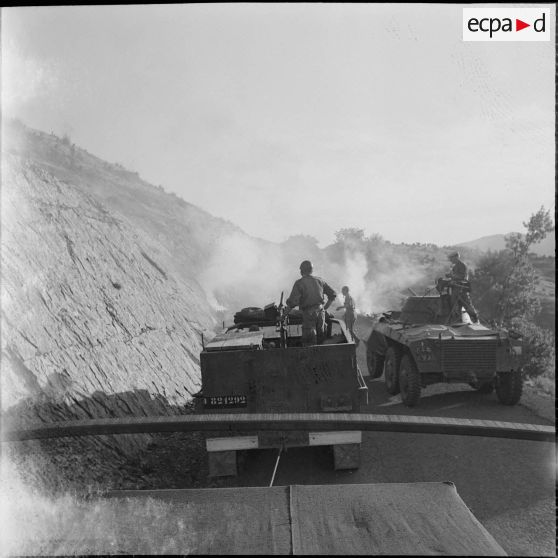 Cérémonie militaire avec le 5e RCA. [Description en cours]