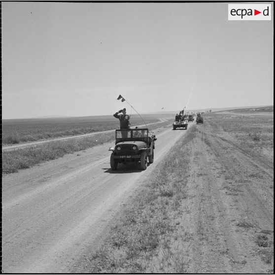 Cérémonie militaire avec le 5e RCA. [Description en cours]