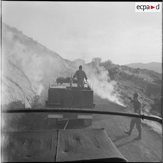 Cérémonie militaire avec le 5e RCA. [Description en cours]