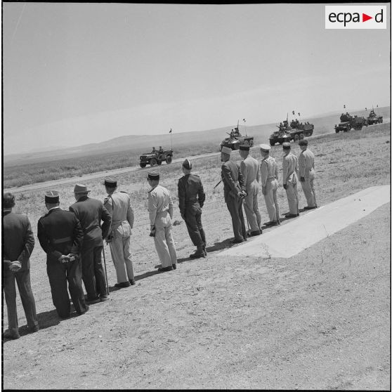 Cérémonie militaire avec le 5e RCA. [Description en cours]