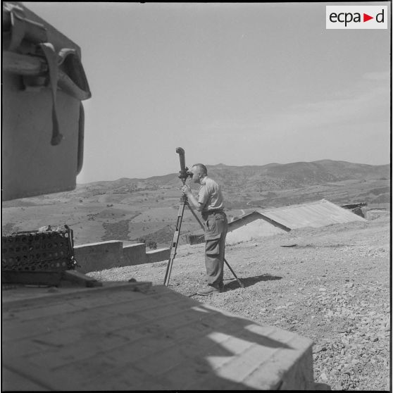 Vie quotidienne en poste. [Description en cours]