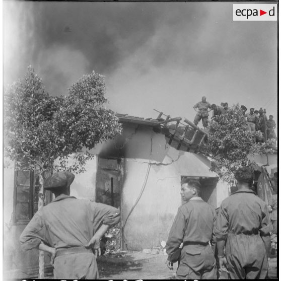 À Tigzirt chez le 15e bataillon de chasseurs alpins (BCA). [Description en cours]